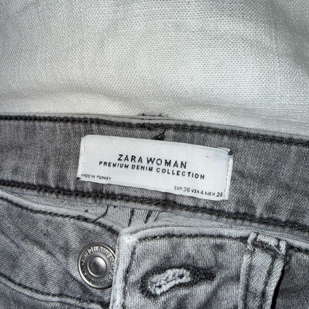 Zara Women's Gray Denim Jeans